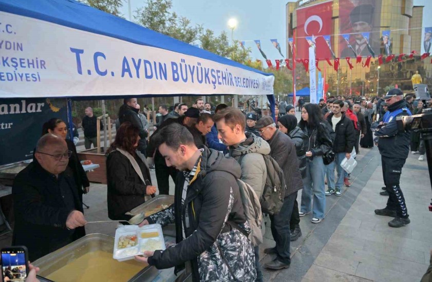 Aydın Büyükşehir İftar Sofraları Kurmaya Devam Ediyor