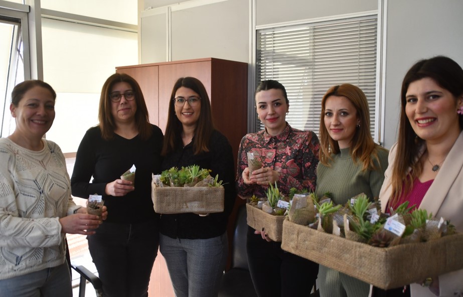 Başkan Arıkan Meclis’in Kadın Üyelerini ve Kadın Çalışanlarını Unutmadı